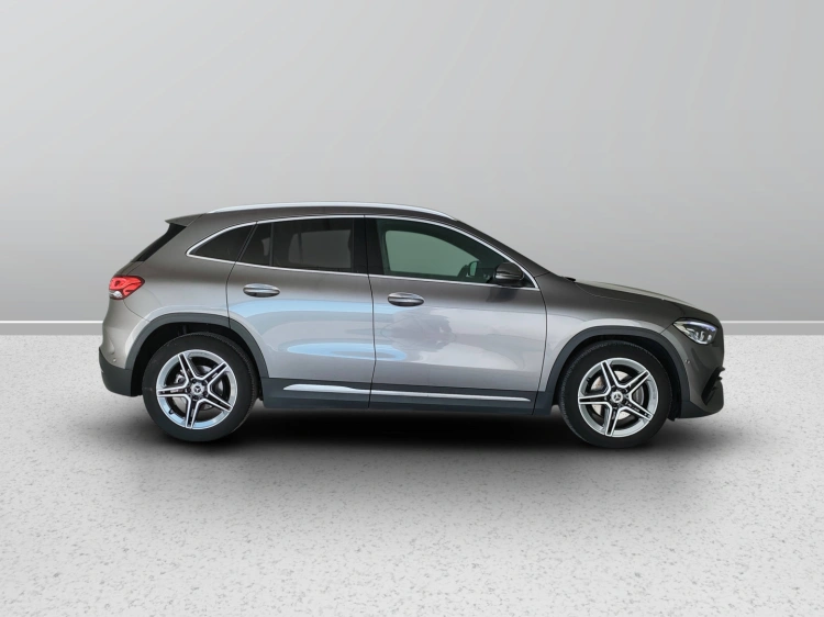 7 - Mercedes-Benz GLA 200 d Premium 4matic auto