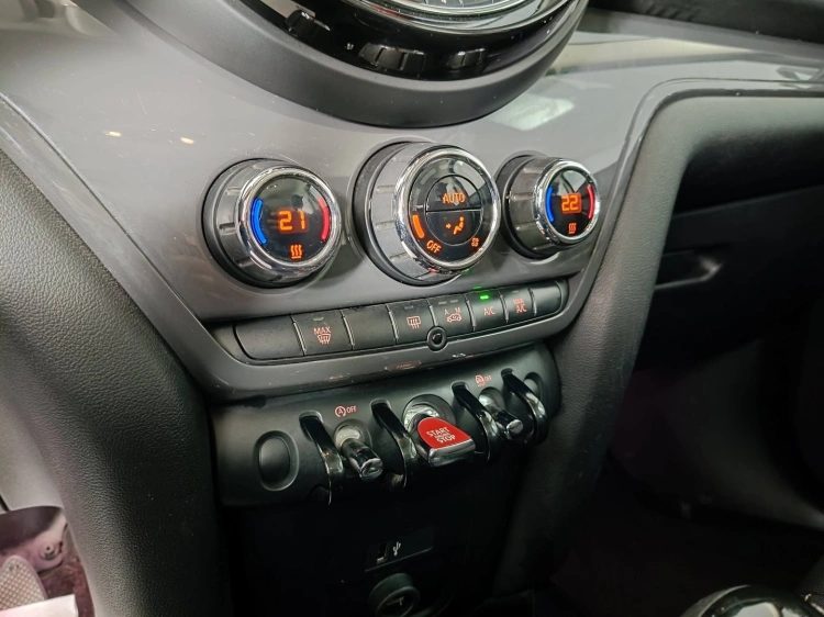 15 - MINI Countryman Mini Countryman 2.0 Cooper D Business auto my18