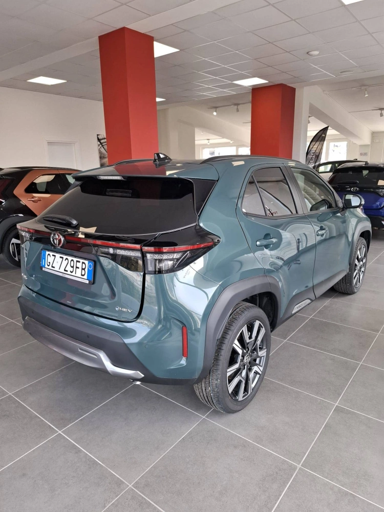 4 - Toyota Yaris Cross Yaris Cross 1.5h Lounge fwd 130cv e-cvt