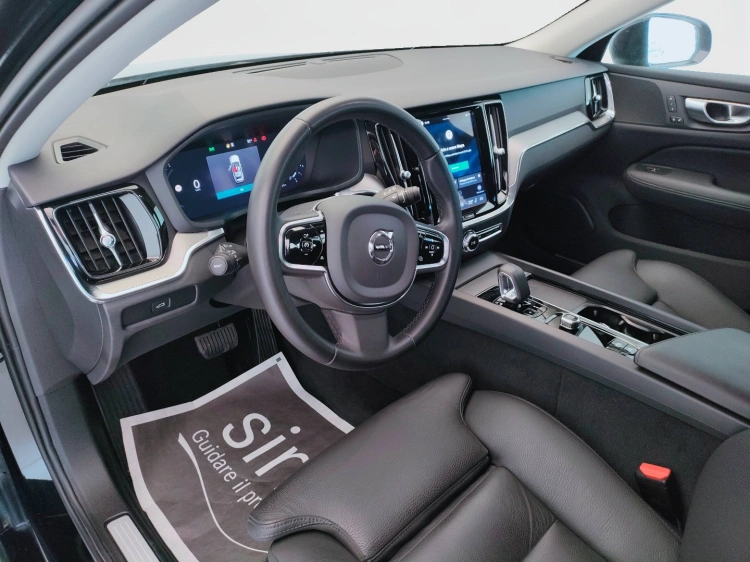 15 - Volvo V60 V60 2.0 b4 Plus Dark auto