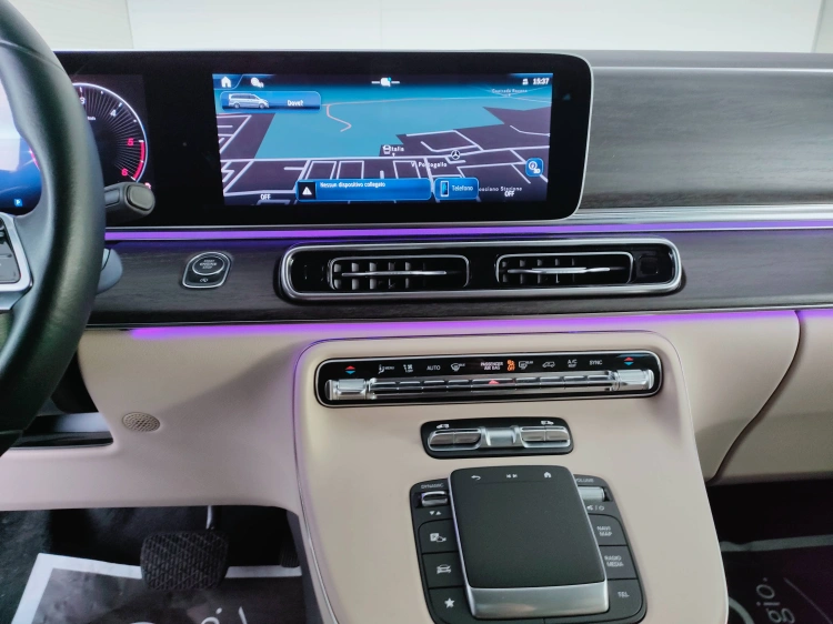 14 - Mercedes-Benz Classe V Extralong 250 d Avantgarde auto