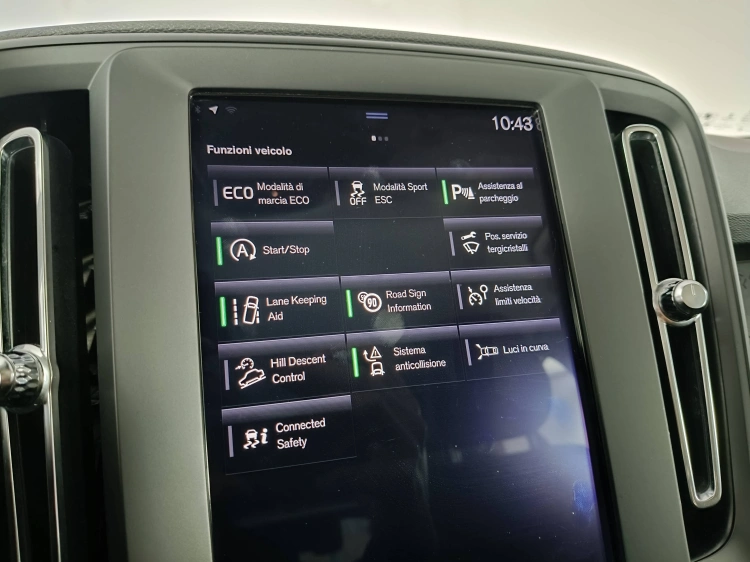 14 - Volvo XC40 XC40 2.0 d3