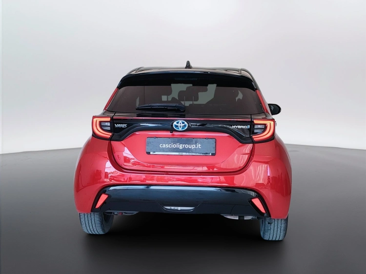 6 - Toyota Yaris Yaris 1.5h Style