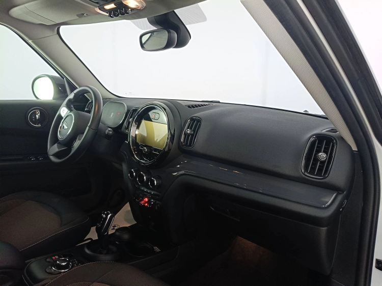 12 - MINI Countryman Mini Countryman 2.0 Cooper D Classic auto