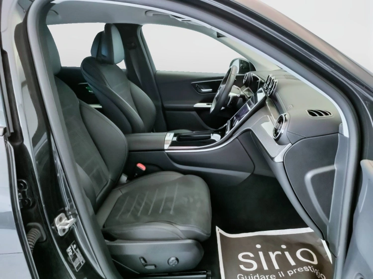 16 - Mercedes-Benz GLC 220 d AMG Line Advanced 4matic auto
