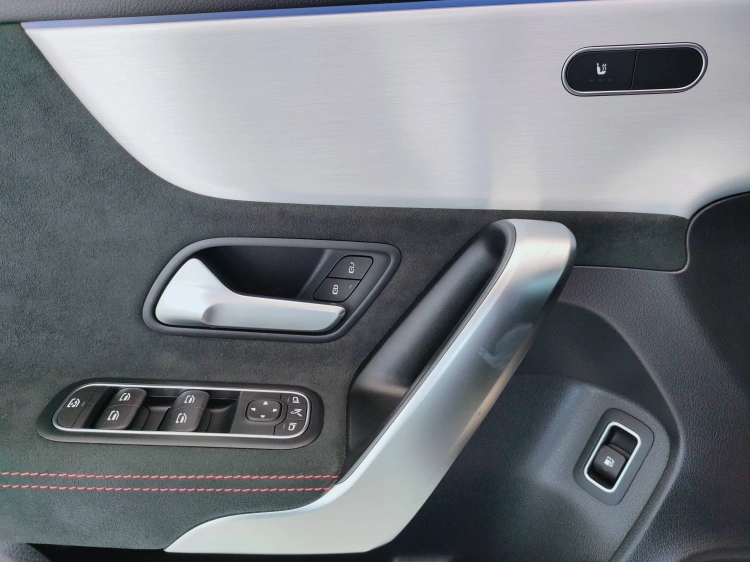 14 - Mercedes-Benz Classe A 250 e phev AMG Line Advanced Plus auto