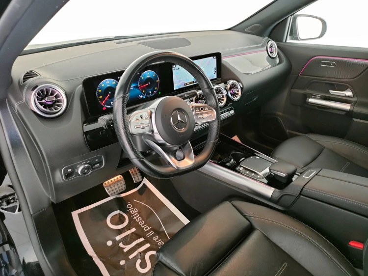 13 - Mercedes-Benz GLA 200 d Premium 4matic auto