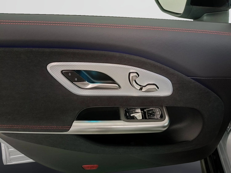 15 - Mercedes-Benz CLA 200