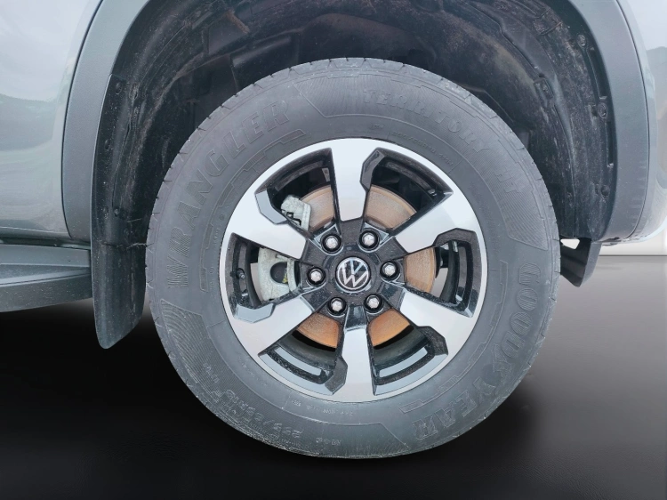 8 - Volkswagen Amarok Amarok 2.0 tdi Life 4motion auto