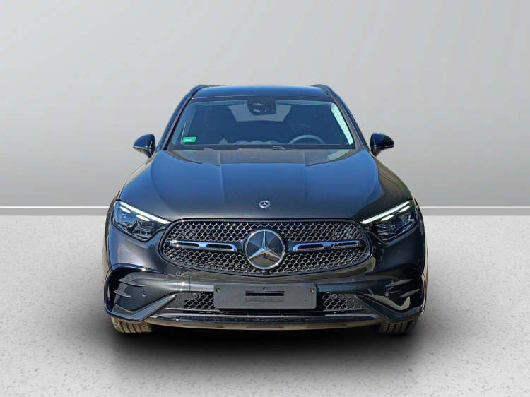 2 - Mercedes-Benz GLC 300 de 4MATIC