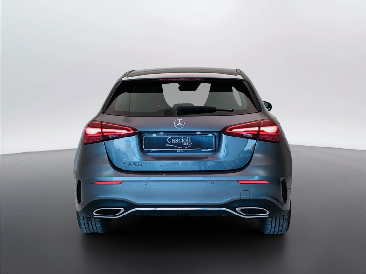 5 - Mercedes-Benz Classe A 250 e con tecnologia ibrida EQ