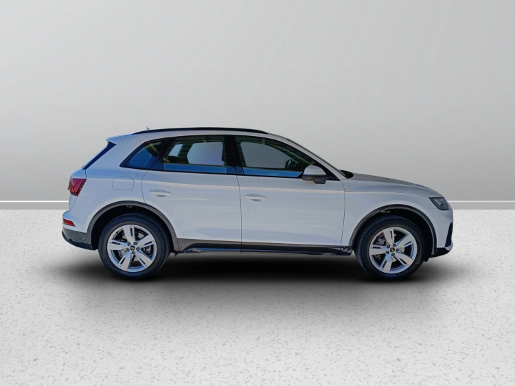 6 - Audi Q5 Audi Q5  40 2.0 tdi mhev 12v business advanced quattro s-tro
