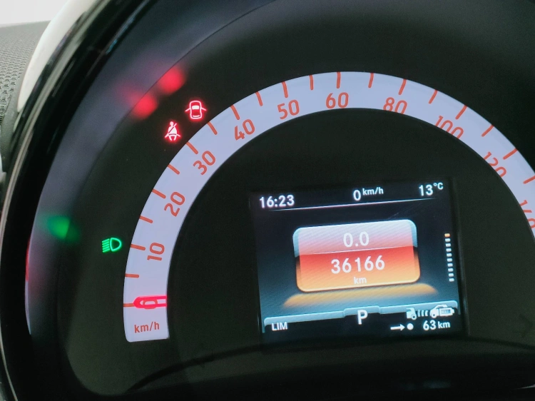 16 - smart fortwo Fortwo eq Passion 4,6kW