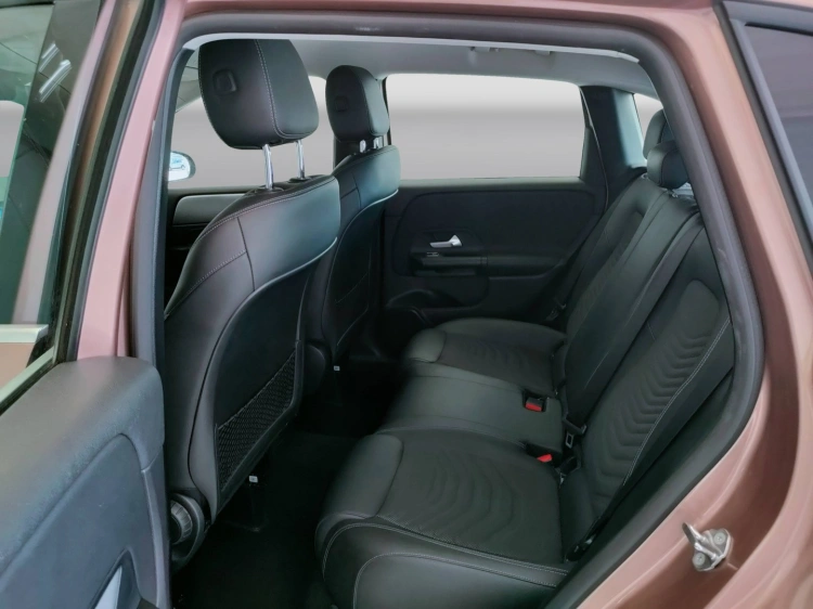 12 - Mercedes-Benz Classe B 180 d Sport auto
