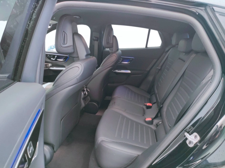 11 - Mercedes-Benz GLC Coupe 300 d AMG Line Advanced Plus 4matic auto
