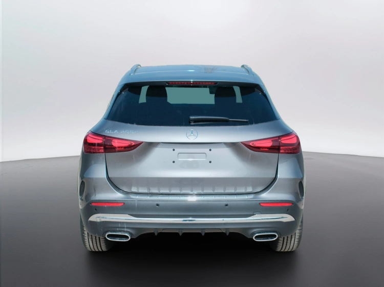 4 - Mercedes-Benz GLA 200 d automatic