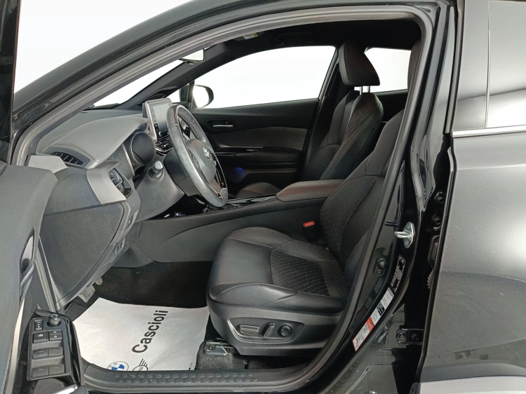 8 - Toyota C-HR C-HR 1.8h Black Edition e-cvt