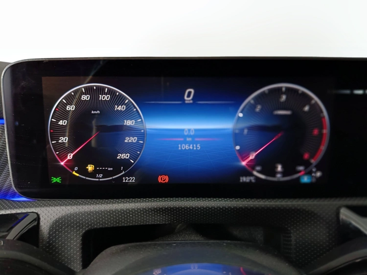 12 - Mercedes-Benz Classe A 180 d Progressive Advanced auto