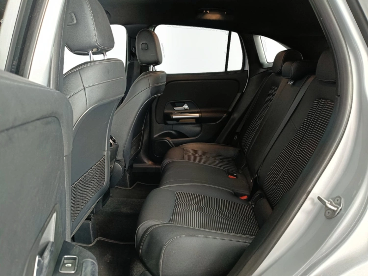 9 - Mercedes-Benz GLA Mercedes GLA250 e phev advanced auto