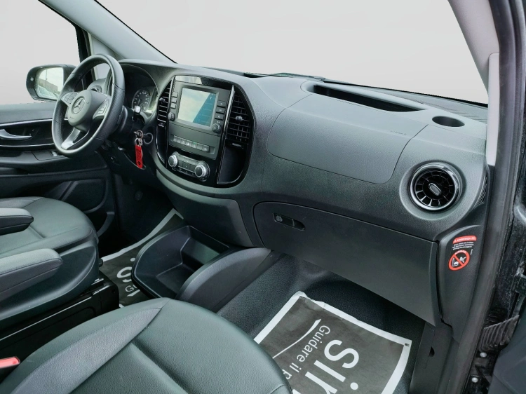 8 - Mercedes Vans Vito 119 cdi long mixto auto my20