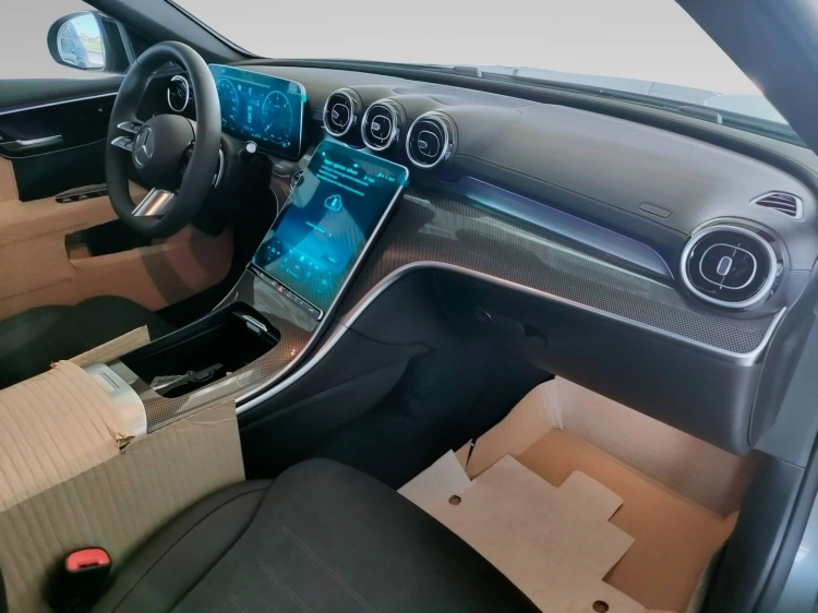 11 - Mercedes-Benz Classe C 220 d 4MATIC