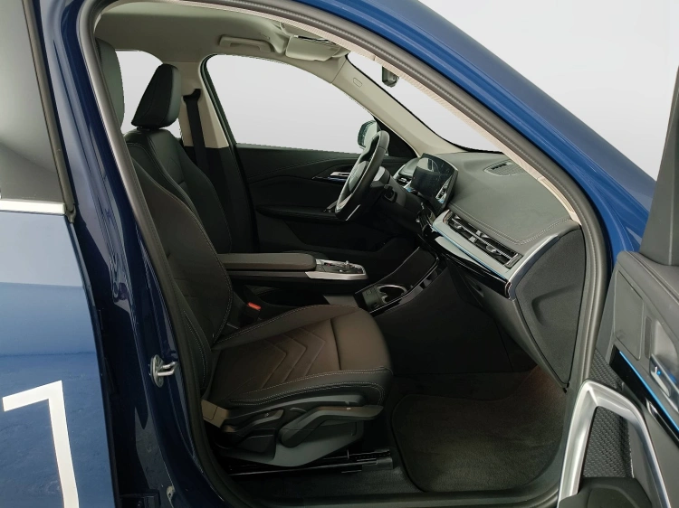 11 - BMW iX1 BMW iX1 eDrive20