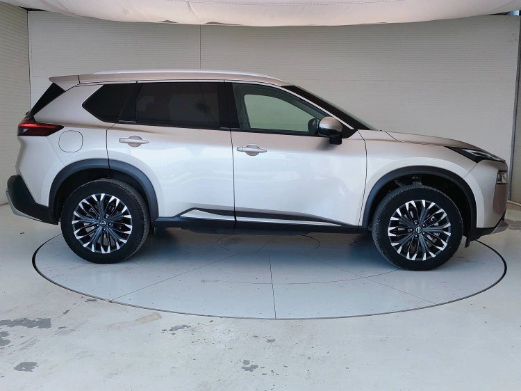 4 - Nissan X X-Trail 1.5 mhev Tekna 2wd xtronic 7p.ti