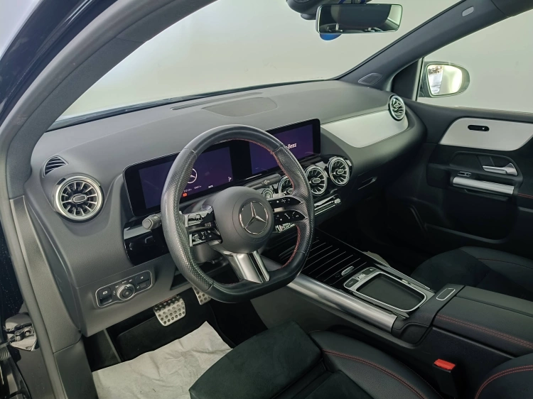 8 - Mercedes-Benz Classe B 180 d AMG Line Premium auto