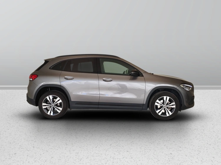 7 - Mercedes-Benz GLA 200 d Sport Plus auto