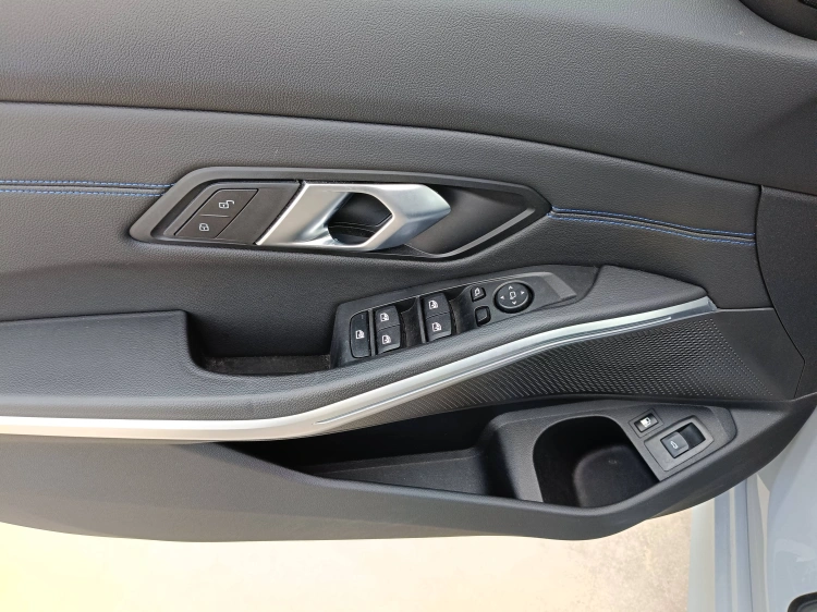 17 - BMW Serie 3 320e Touring MSport auto