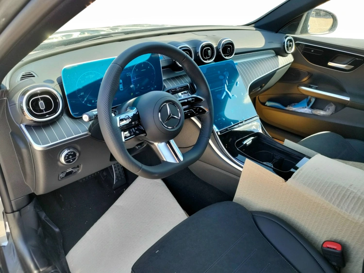 11 - Mercedes-Benz Classe C 220 d 4MATIC