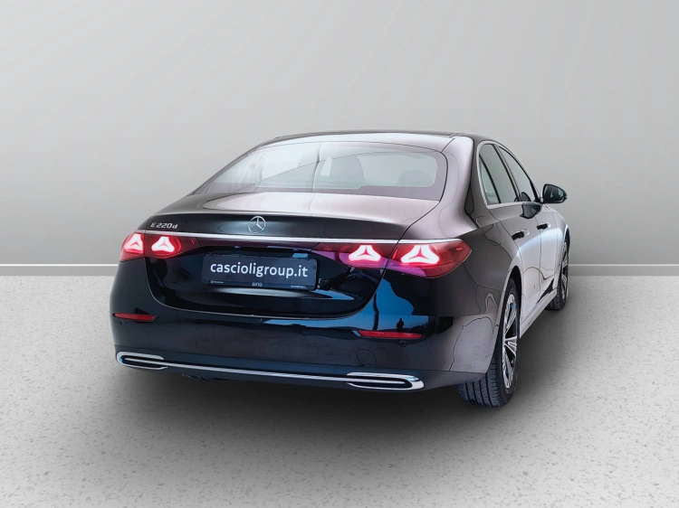 6 - Mercedes-Benz Classe E 220 d Advanced auto