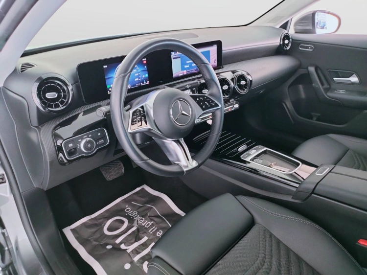15 - Mercedes-Benz Classe A 180 d Advanced auto