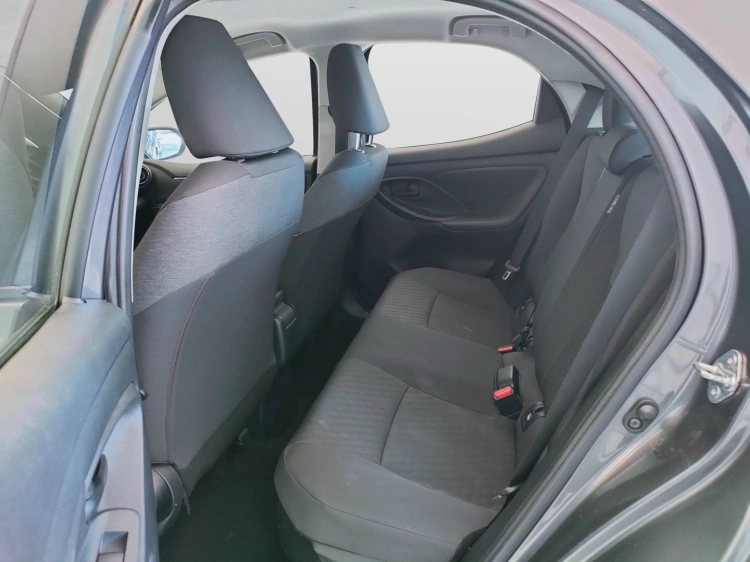 13 - Toyota Yaris Yaris 1.5h Trend