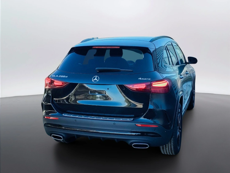 6 - Mercedes-Benz GLA 200 d Automatic 4MATIC