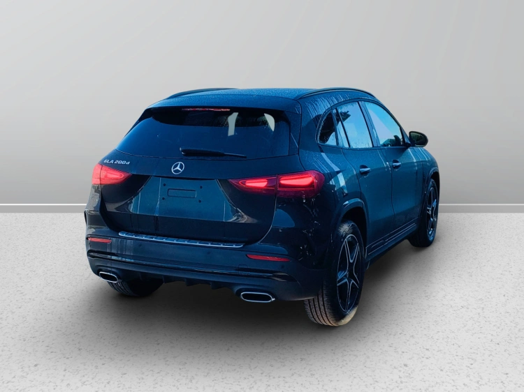 6 - Mercedes-Benz GLA 200 d automatic