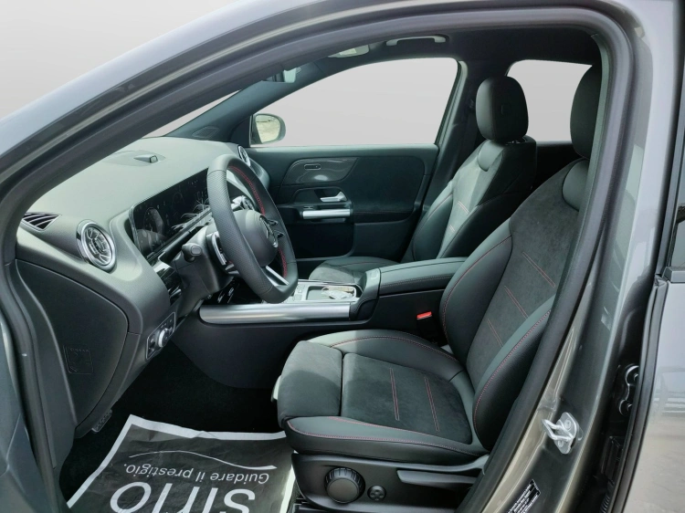 15 - Mercedes-Benz GLA 200 d automatic
