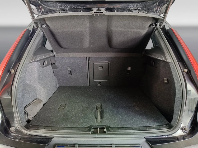 19 - Volvo XC40 XC40 2.0 b3 Core auto