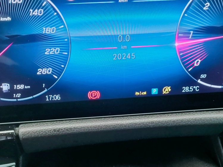 19 - Mercedes-Benz Classe B 180 d AMG Line Advanced Plus auto
