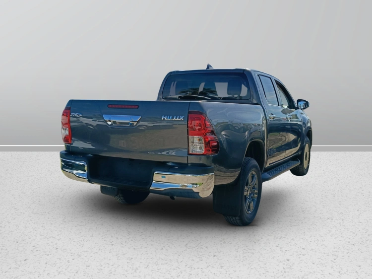 6 - Toyota Professional Hilux HILUX 2.8D A 48VDC4WD LNG MY25