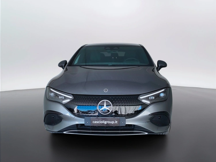 2 - Mercedes-Benz EQE 350 Premium 4matic