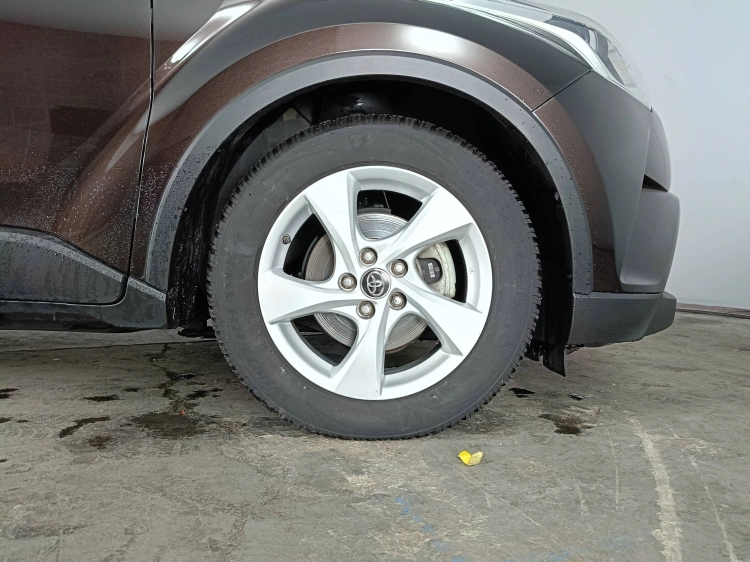 7 - Toyota C-HR C-HR 1.8h Active 2wd e-cvt
