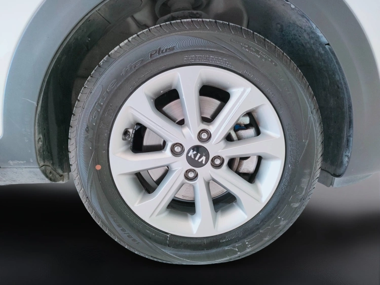 9 - Kia Stonic Stonic 1.6 crdi Urban 110cv
