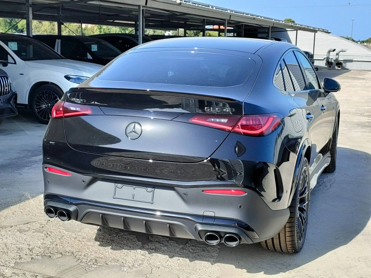 6 - Mercedes AMG GLC Mercedes-AMG GLC 43 4MATIC Coupe