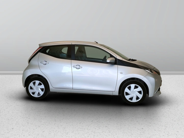 7 - Toyota Aygo Aygo 5p 1.0 x-play my15