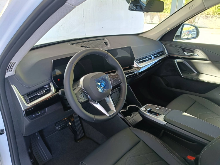 6 - BMW iX1 BMW iX1 eDrive20-Special Edition