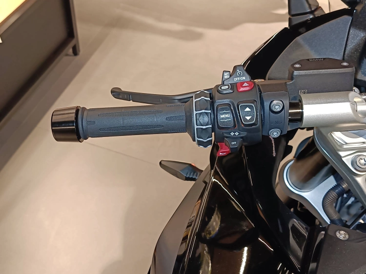 3 - BMW Motorrad RS R 1300 RS