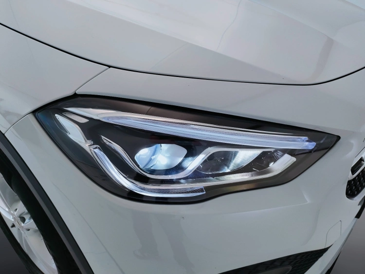 11 - Mercedes-Benz GLA 220 d Sport 4matic auto