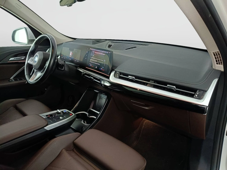 10 - BMW iX1 iX1 xdrive 30 X-Line