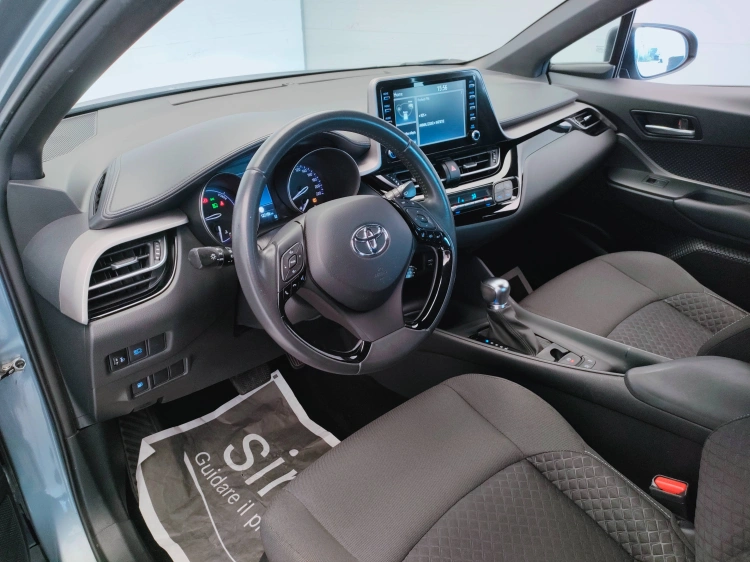 15 - Toyota C-HR C-HR 1.8h Active e-cvt
